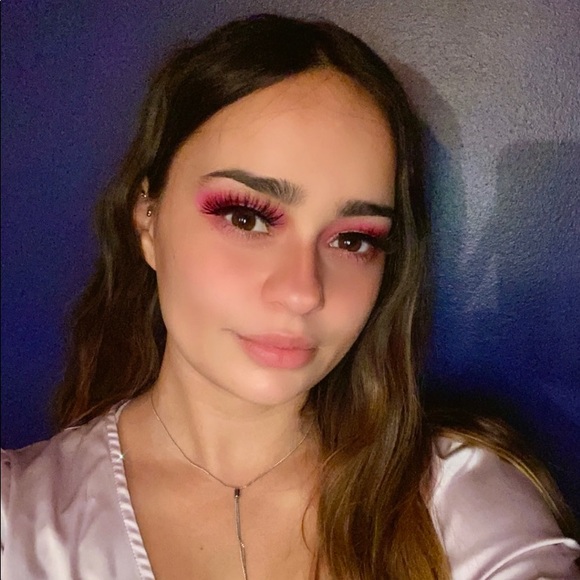 Meet your Posher, Kat - Picture 8 of 15